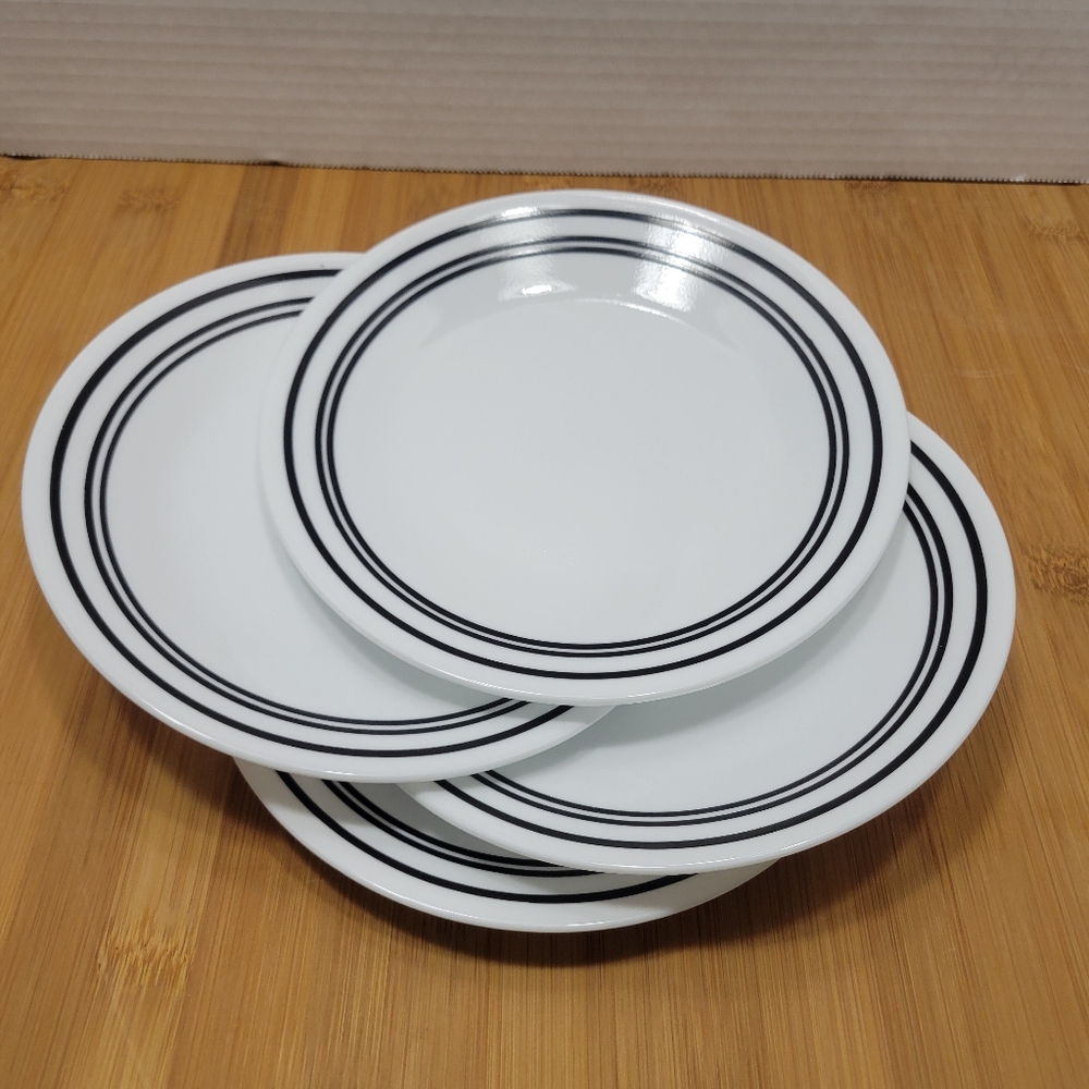 4 pc Classic Cafe by Corelle for Corning-  Black and White Bread & Butter Plates